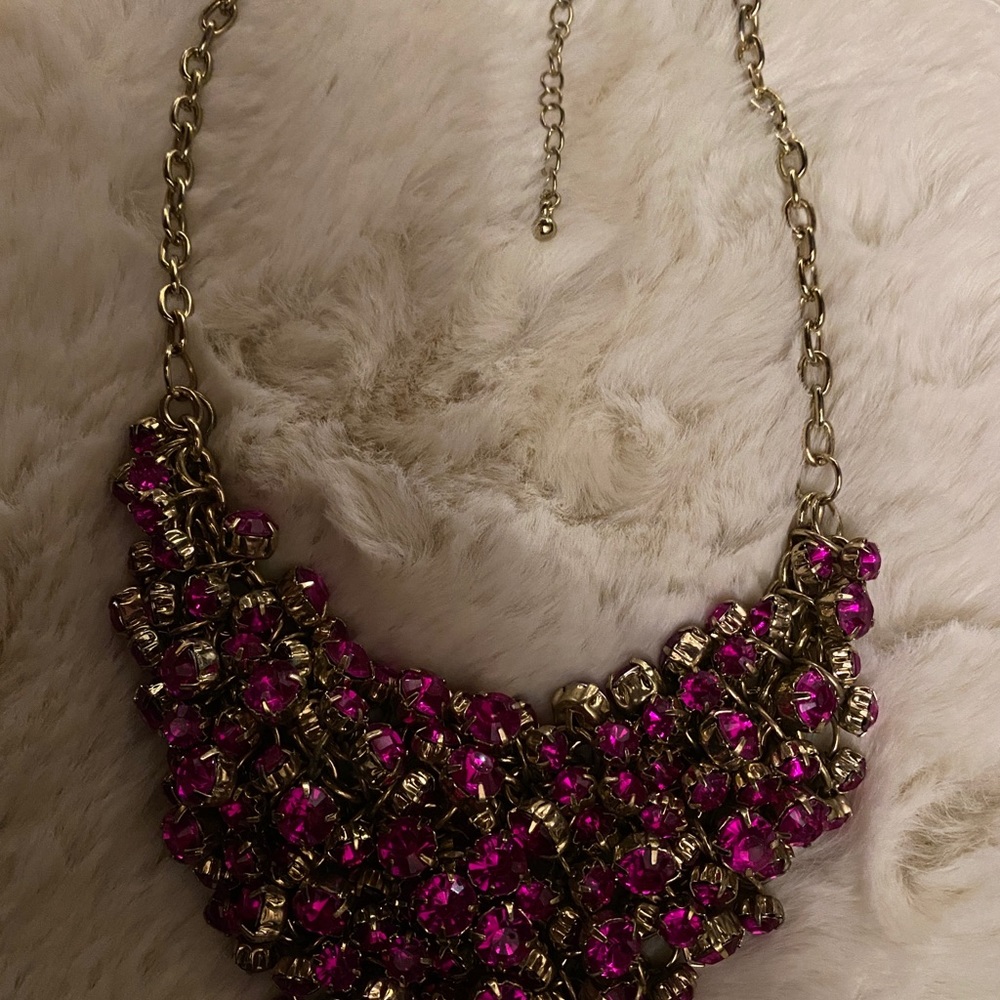 Chunky fuchsia/gold necklace - Picture 5 of 6